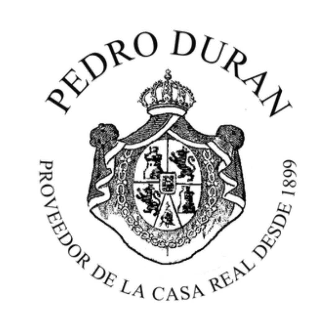 1899

Pedro Durán recibe el título de Proveedor de la Real Casa. Traslada sus talleres de platería a la calle Santa Isabel nº 28.